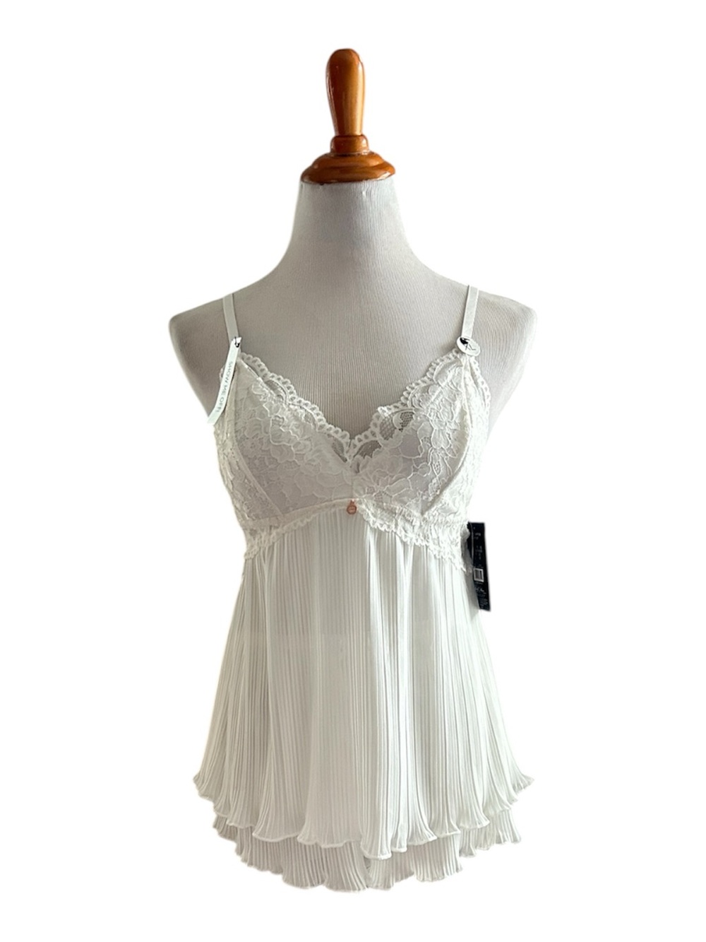 Marilyn Monroe White Lace Pleated Chemise